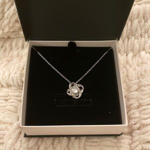 Gorgeous diamond necklace